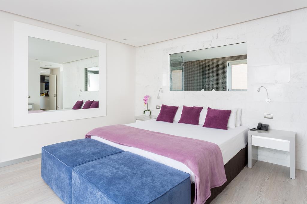 Appartamento Luxury con 3 Camere da Letto (6 Adulti), Vasca Idromassaggio e Vista Mare